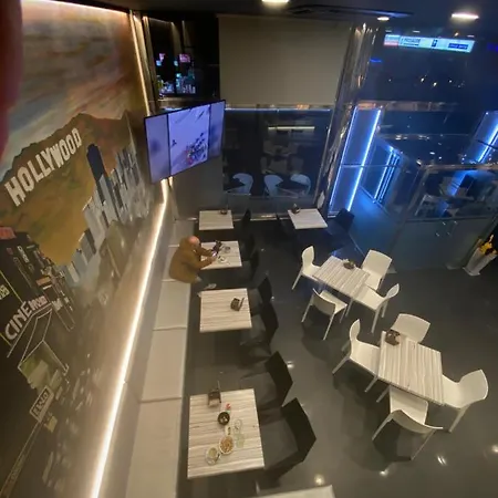 Hollywood 2* Cangas do Morrazo