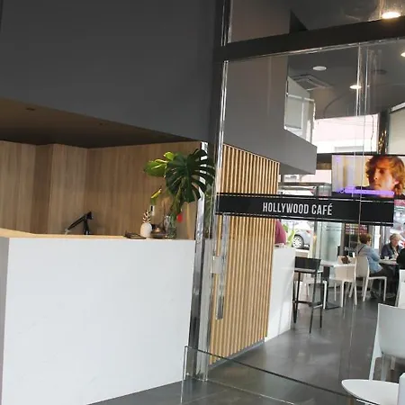 Hollywood Ξενοδοχείο 2*