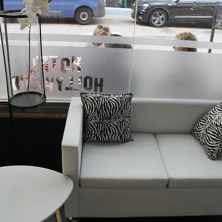 Ξενοδοχείο Hollywood 2*