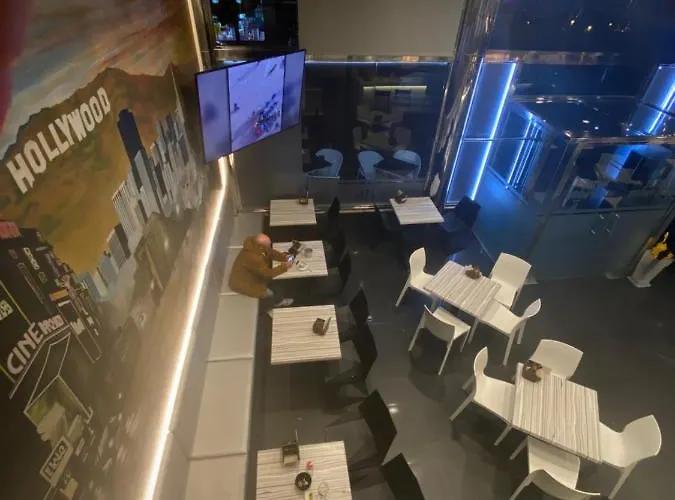 Hollywood 2* Cangas do Morrazo