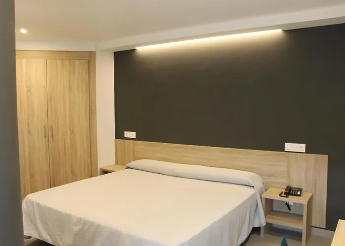 Hollywood Otel Cangas do Morrazo